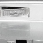 Как заменит перегоревшую лампу подсветки номерного знака Шевроле Круз (седан, универсал)